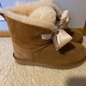 Ugg Gita Bow Booties